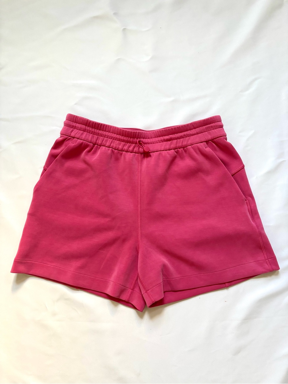 New Condition Lululemon Softstreme Women's Hot Pink Stretch Athletic Shorts - Picture 3 of 5
